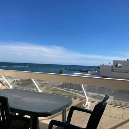 2, Héliopolis D Au Village Naturiste Agde
